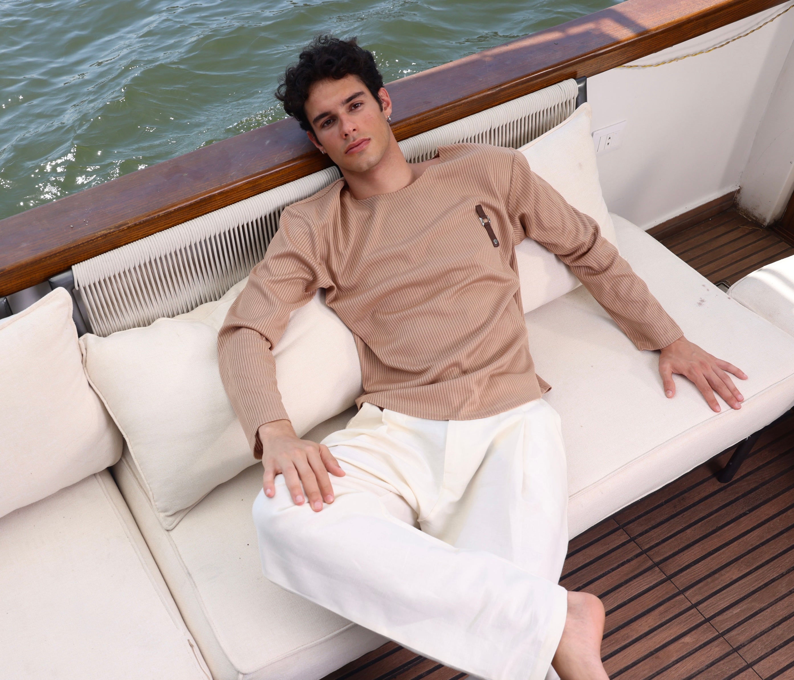 The 190 Light Unfinished Sweater (Coffee)